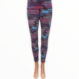 Victoria’s Secret Women’s Knockout Leggings in the Size Medium/Short (7/8)